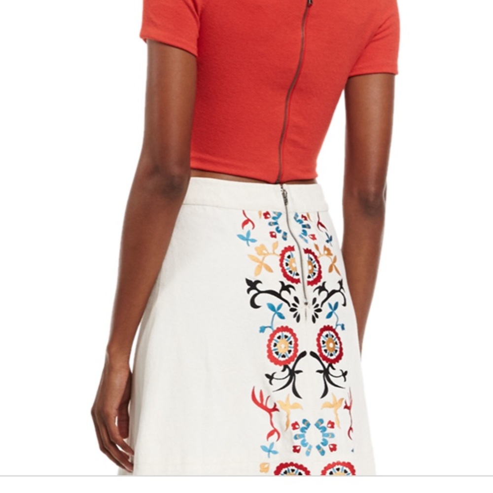 Alice Olivia Off Shoulder Crop Top